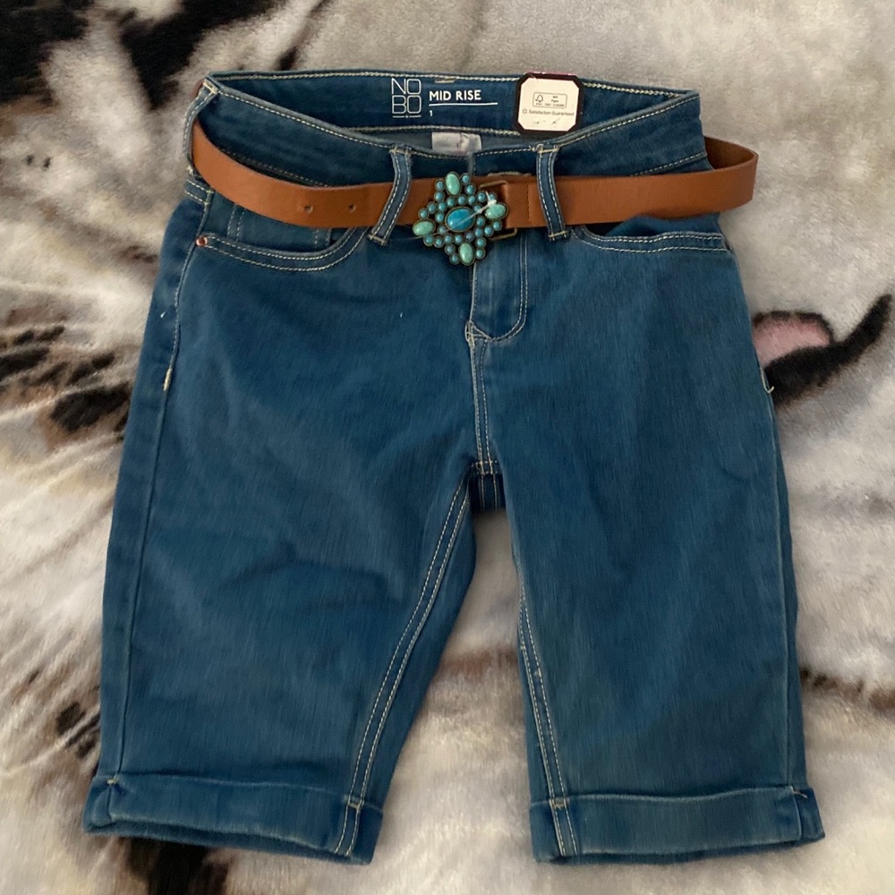 Jean shorts with belt